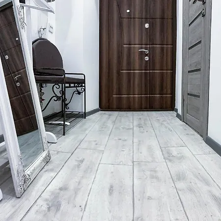 Francis Apartment *